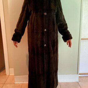 Womens 3 season reversable rich dark brown long mink coat.  Size 10
